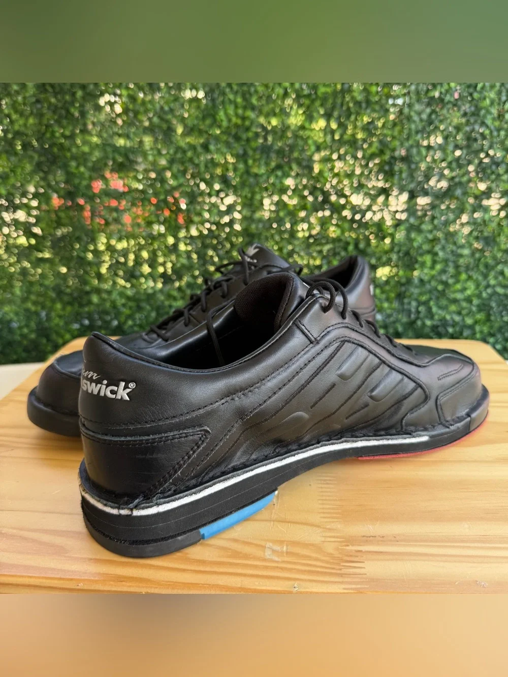 Team Brunswick Men’s Size 12 Black Leather Performance Bowling Shoes